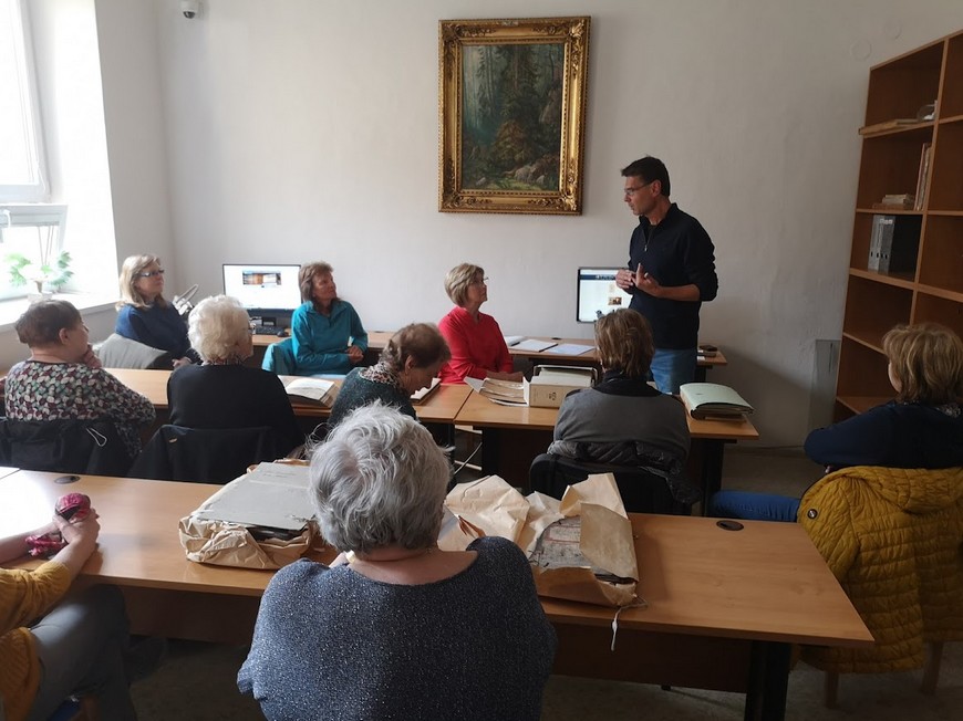 Na schodech v badatelně